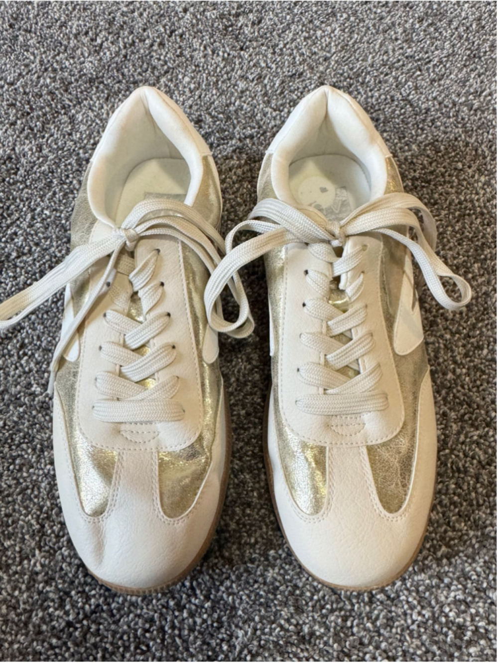 GENUINE DV DOLCE VITA QUANTUM GOLD/BEIGE CUSHIONED SNEAKER SIZE 9